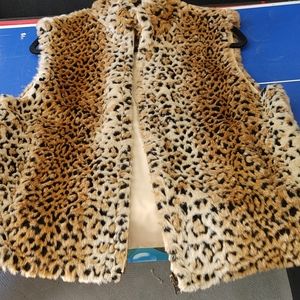 Faux Fur Leopard Print zip front vest nice limning no tags guessing a medium